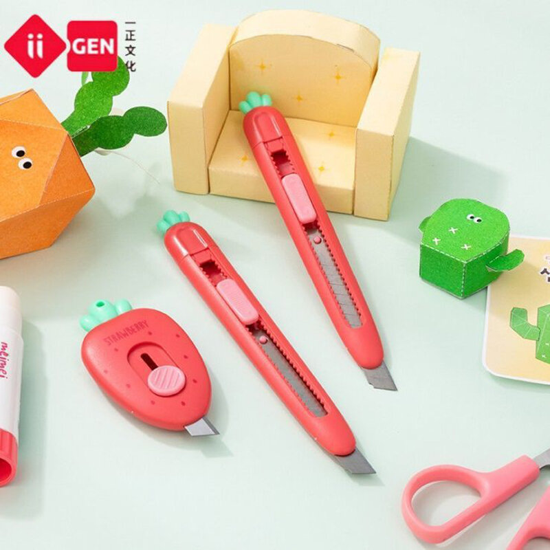 Cuchillo Kawaii de zanahoria y fresa, utensilio de oficina, material escolar para estudiantes, plegable, de bolsillo, para desempaquetar