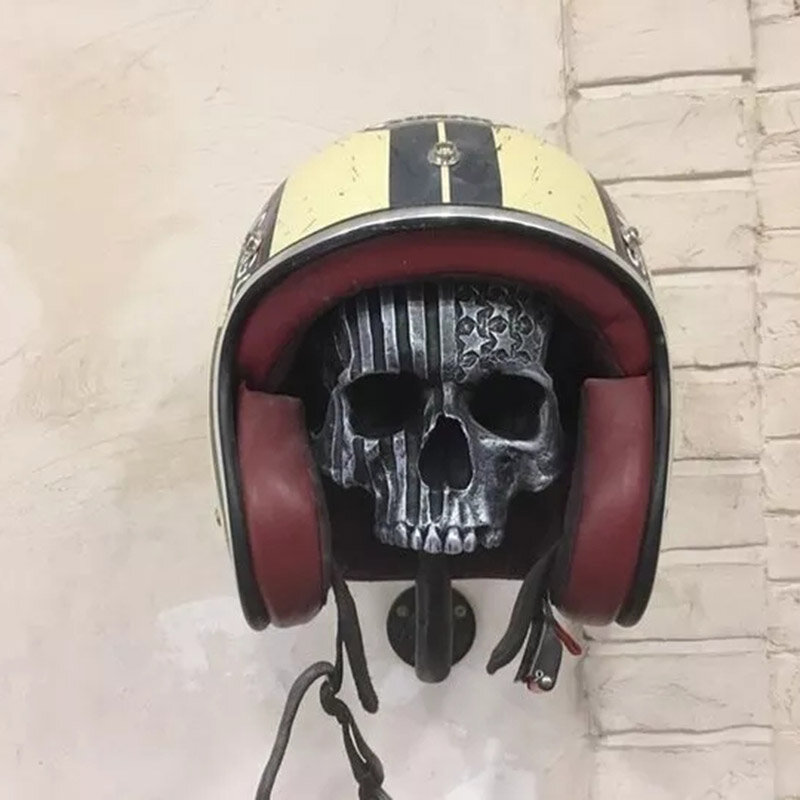 頭蓋骨の形をしたヘルメットスタンド,コートの壁に取り付けられたフック,帽子,鍵,オートバイのヘルメット,フック,ジャケット,帽子