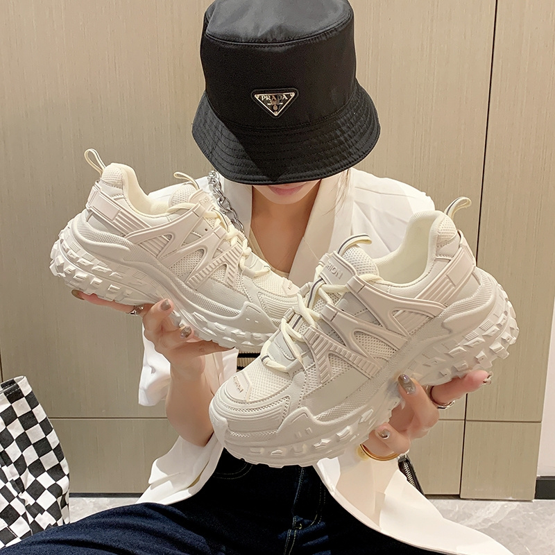 2022 نساء مكتنزة منصة أحذية رياضية شبكة المصممين موضة جلد حذاء كاجوال امرأة بيضاء أحذية مفلكنة مريحة الإناث