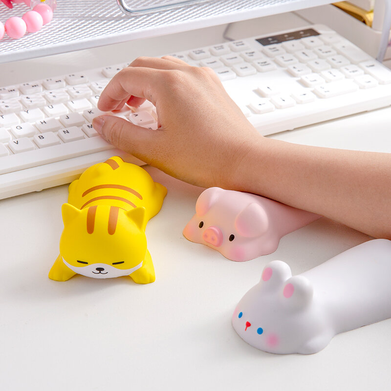 Penopang Pergelangan Tangan Imut untuk Mouse Komputer Laptop Sandaran Lengan untuk Meja Ergonomis Kawaii Perlengkapan Kantor Mainan Squishy Naik Lambat