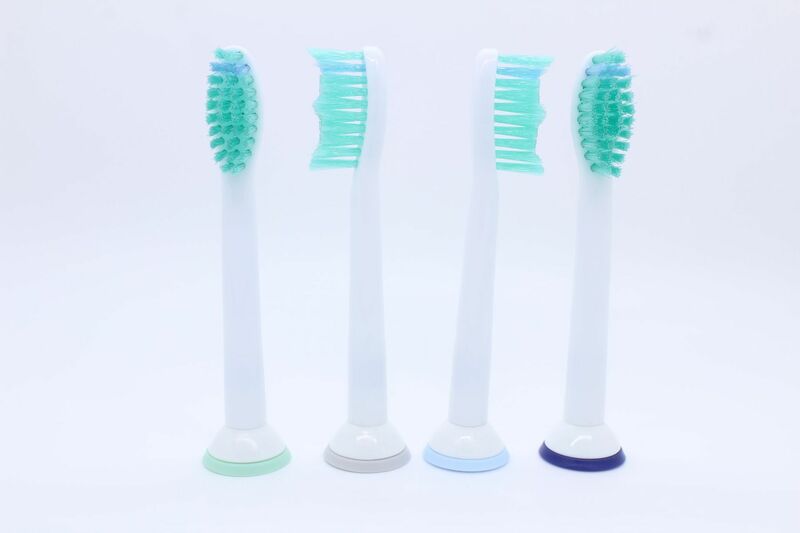 Testine di ricambio per spazzolino elettrico professionale da 4 pezzi testine per spazzolino da denti con setole morbide Dupont per Philips Sonicare Oral Care