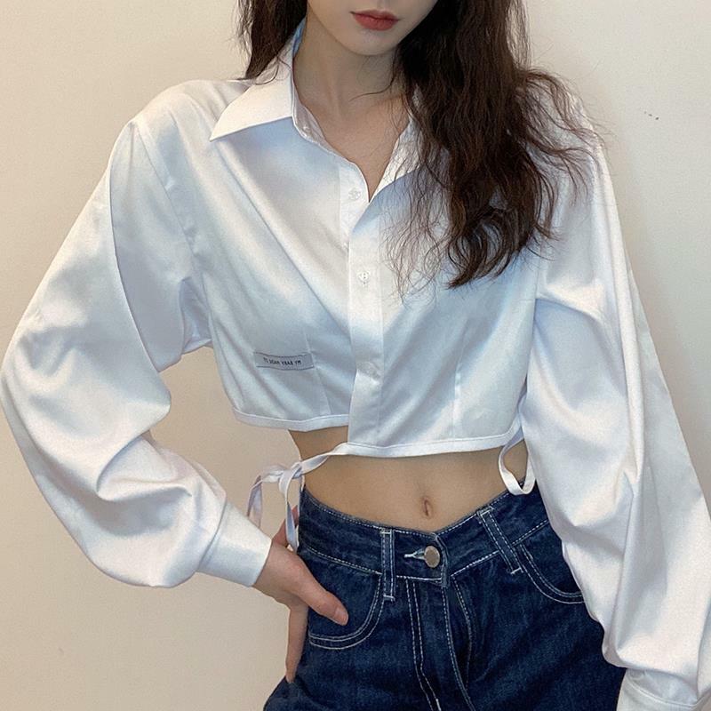 Deeptown Blus Wanita Putih Harajuku Seksi Korea Fashion Baju Asimetris Hippie Chic Wanita Kpop Crop Top Y2k Streetwear
