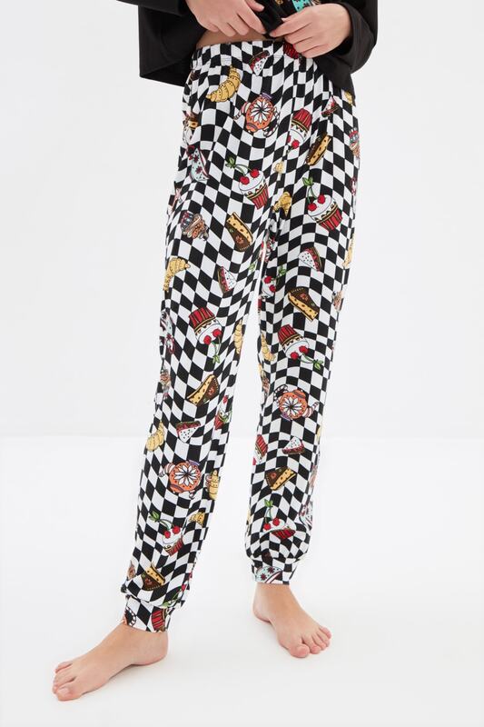 Trendyol Checkerboard Embossed Knitted Pajamas Set THMAW22PT0790