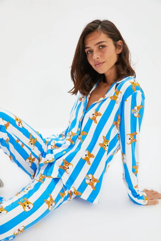 Trendyol padrão animal pijamas de malha conjunto thmaw22pt0772