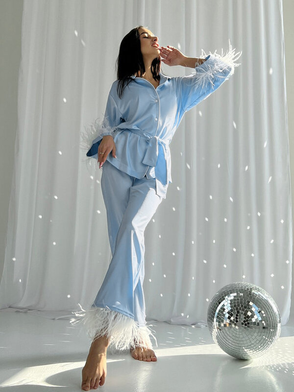Hiloc Feather ซาตินชุดนอนแขนยาวกางเกงชุดฤดูหนาวชุดสตรีชุดแฟชั่นผู้หญิงชุดนอนสีฟ้า Lapel ผู้หญิงชุด