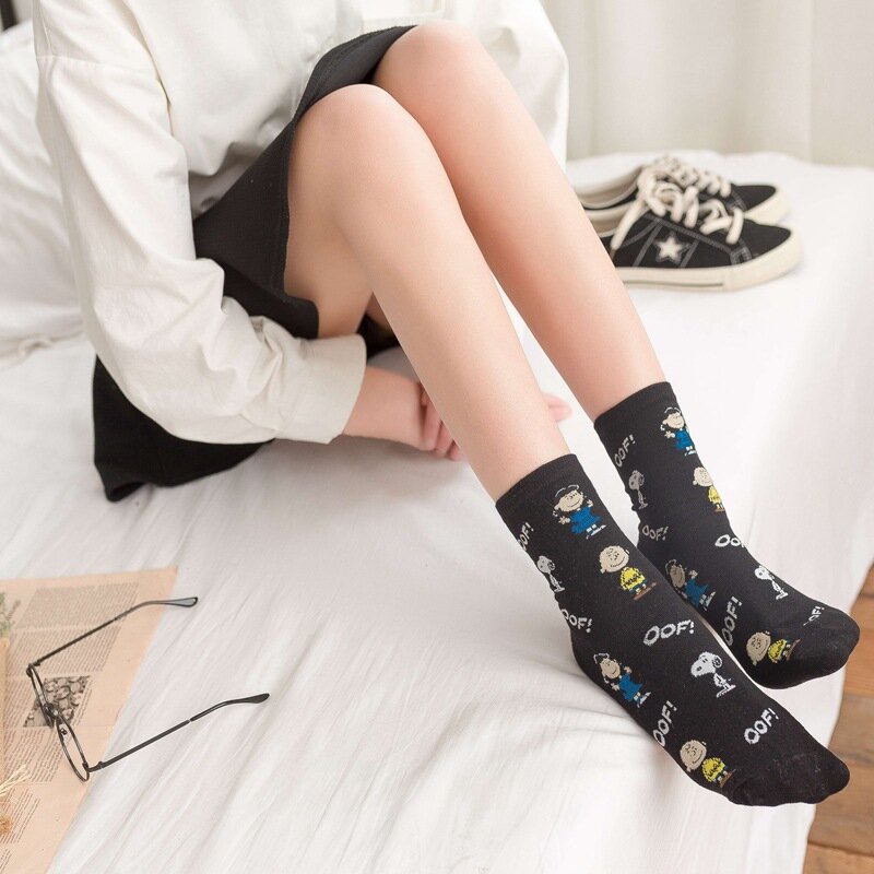 2022 Happy Funny Korea Style Snoopy Women Socks Cartoon Anime Socks Kawaii Cute Dog Middle Tube Socks Autumn Winter Girl Socks