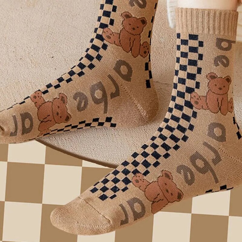 1 par bonito dos desenhos animados urso xadrez impresso meias outono e inverno quente meio tubo meias de algodão para mulher meias