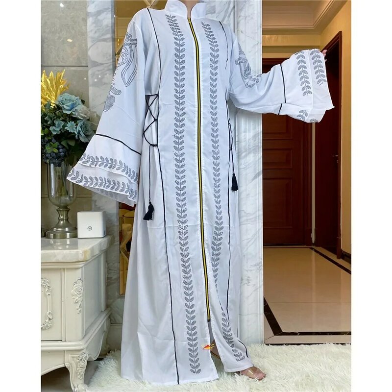 Neue muslimische Rayon Abayas Frauen Ramadan Gebet Dubai Truthahn Nahost Femme Robe Blumen lose afrikanische Kleid Turban Joint Yy30