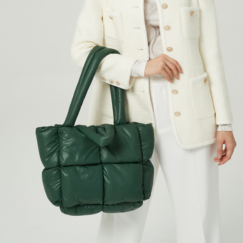 패션 대형 핸드백 패딩 핸드백 나일론 코튼 겨울 새로운 간단한 디자인 순수 컬러 부드러운 작은 체크 무늬 숄더 백