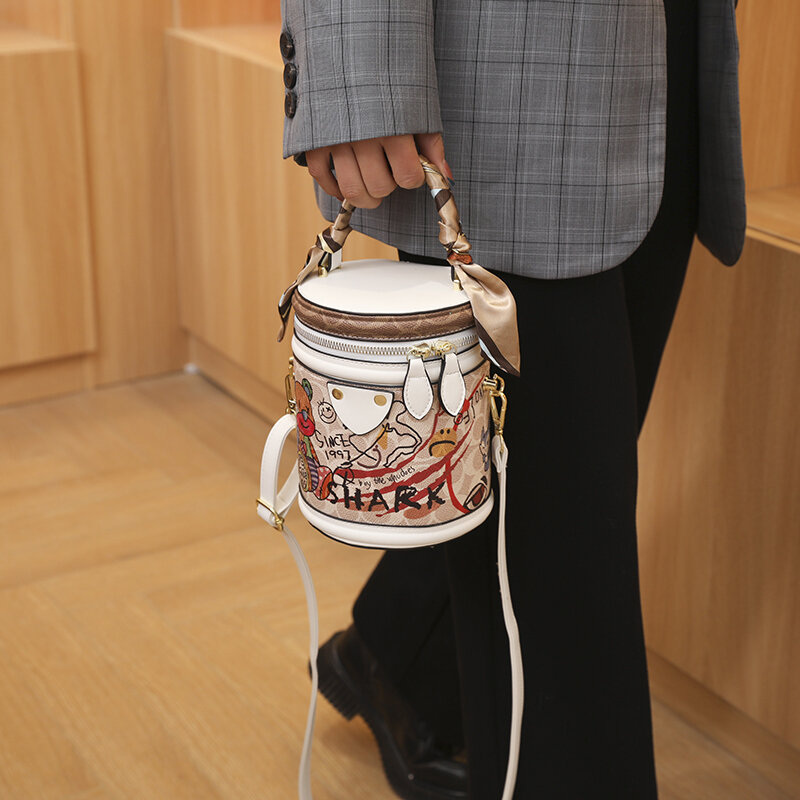 2022 Vintage Aesthetic Silk Scarf Printing Barrel Bags Graffiti Bucket Bags for Women Women Shoulder Bag Cartoon Fashion Handbag
