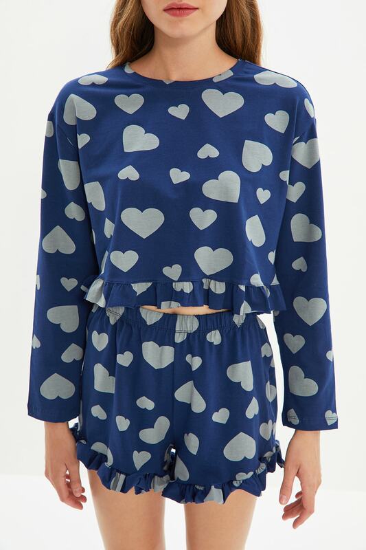 Trendyol-Conjunto de pijamas de punto con forma de corazón, THMAW22PT0178