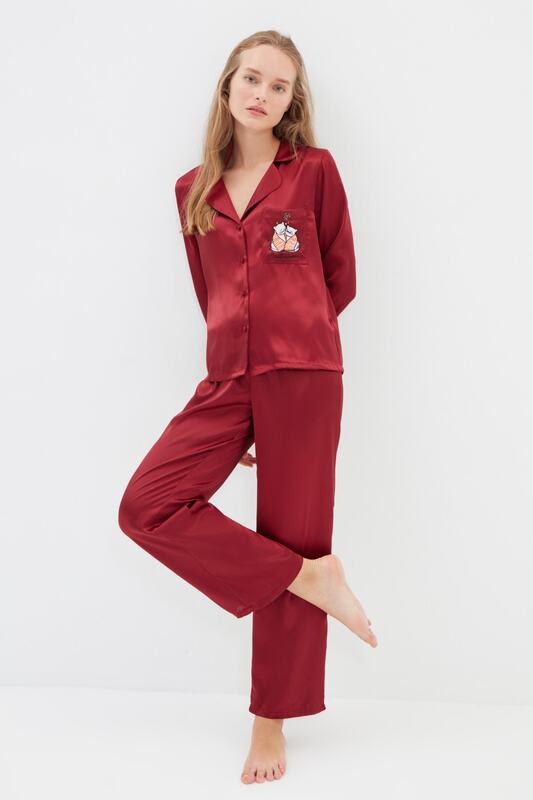 Trendyol-Conjunto de pijama tejido satinado con detalle bordado, ropa de dormir, THMAW22PT1154