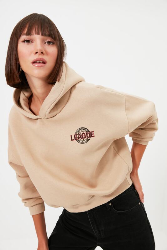 Trendyol Rugzak Afdrukken Detail Hooded Gebreide Sweater TWOAW22SW0711