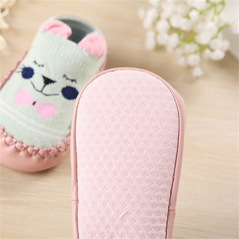 Cartoon stopa dziecka skarpetki buty anty stóp skarpetki Slip chłopcy dziewczęta niemowlę maluch noworodka jesień zima bawełna ciepłe skarpetki podłogowe dla dzieci