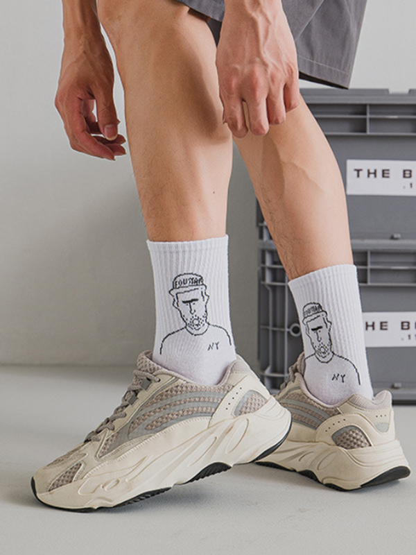 Sapatos de desporto masculino meias graffiti moda tubo médio basquete rua versátil homem harajuku roupa interior