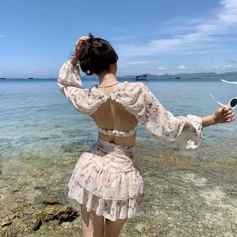 New Summer Sweet Girl Print Two Piece Set Women V-neck Backless Sexy Crop Top + Cake Skirts Sets Vacation Beach 2 Piece Suits