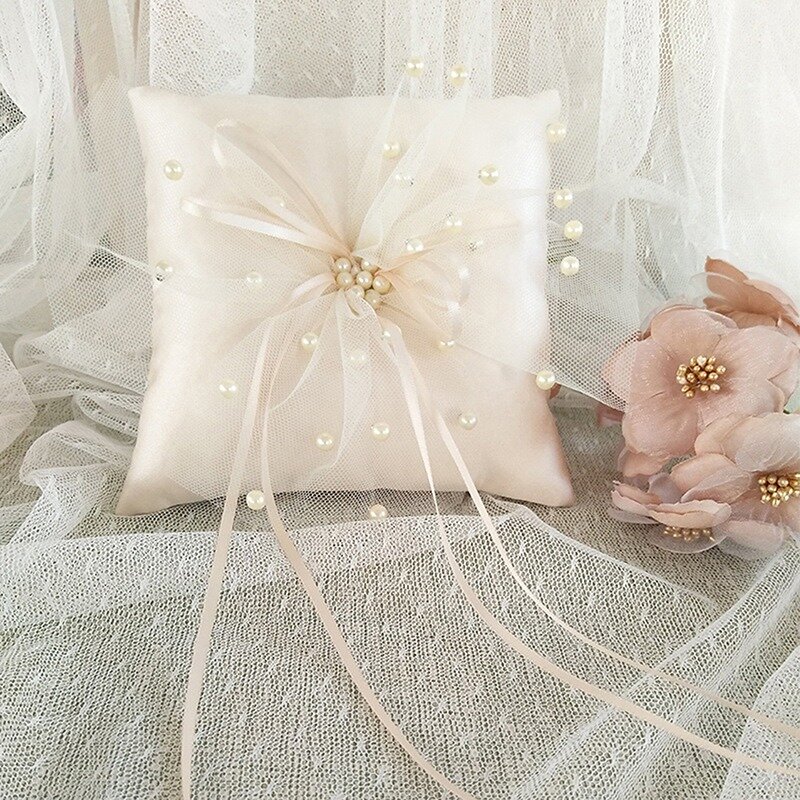 웨딩 장식을 위한 결혼 반지 베개, 더블 하트 라인석 장식 리본이 있는 새틴 신부 쿠션 2023 년 신제품