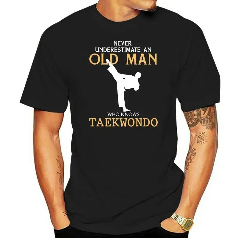 Oude Man-Onderschat Nooit Een Die Weet Taekwondo Premium Tee T-shirt
