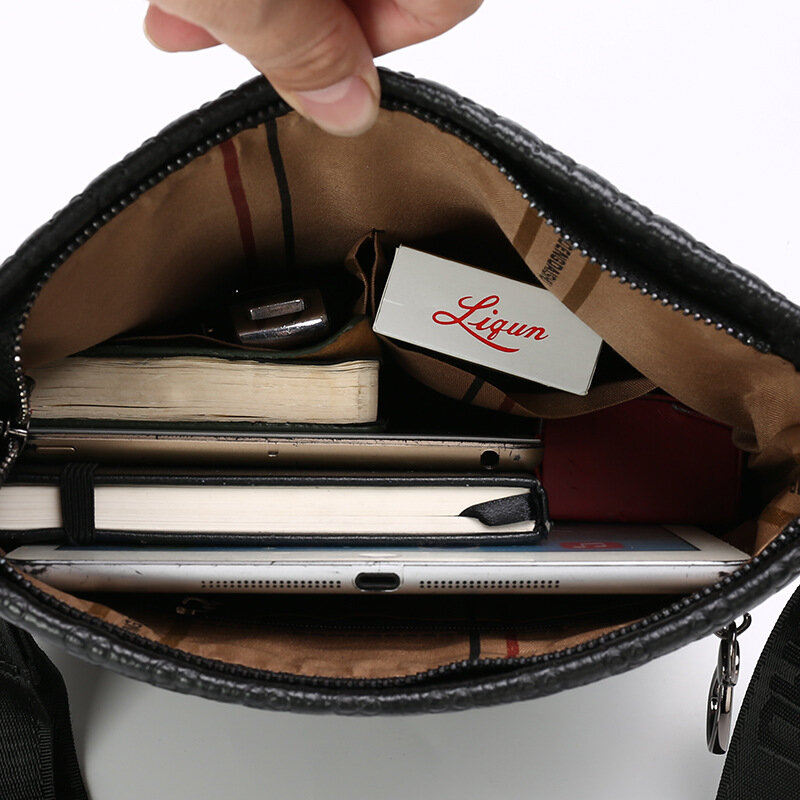 Men Genuine Leather Shoulder Bag Head Layer Cowhide Crossbody Bag Messenger iPad Bag Male Travel Bag, Black & Brown