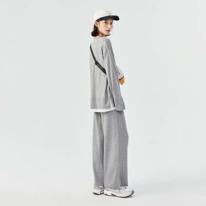 Semir Knitted Suit Women Round Neck Fake Two-Piece Top Slit Sweatpants 2022 Winter New Loose And Lazy Two-Piece Set