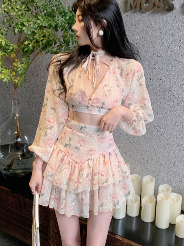 New Summer Sweet Girl Print Two Piece Set Women V-neck Backless Sexy Crop Top + Cake Skirts Sets Vacation Beach 2 Piece Suits