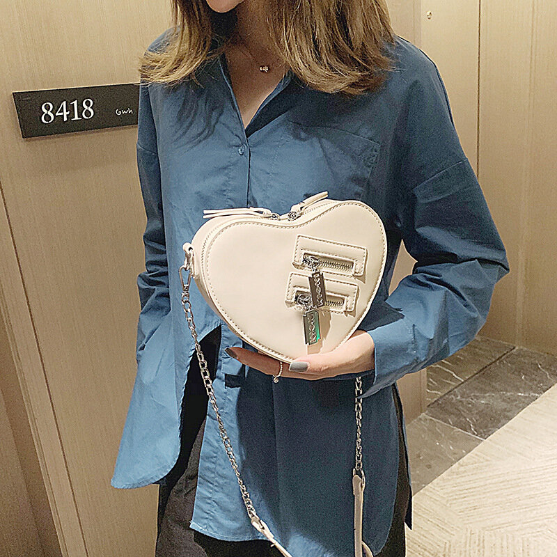 2022 فاسق صخرة حقيبة كتف Harajuku Crossbody حقيبة المرأة معدن على شكل قلب سستة القوطية سلسلة حقائب صغيرة المحافظ وحقائب اليد