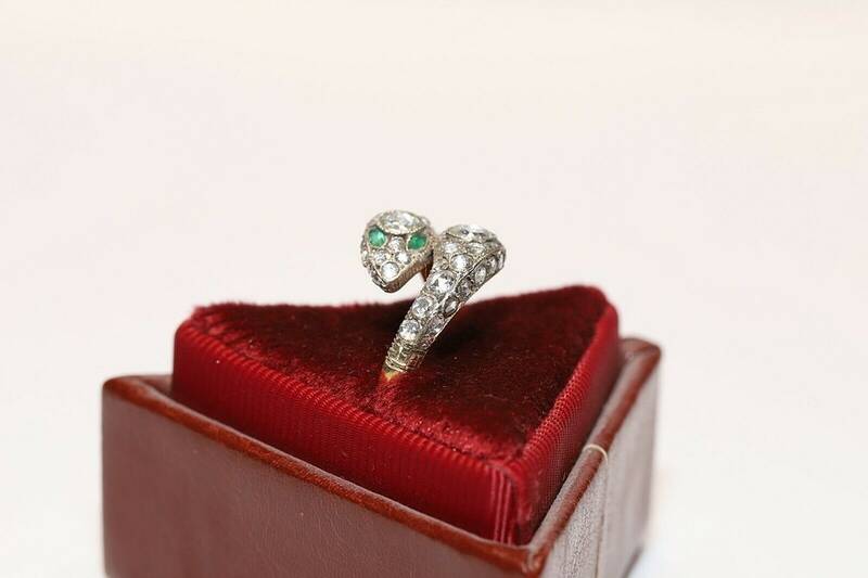 Perfect Victorian Style New Made 14k Gold Natural Diamond And Emerald Decorated Pretty Snake Ring