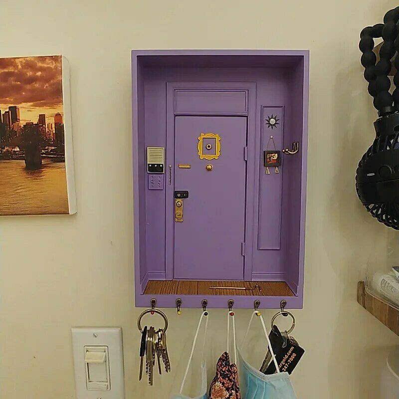 Soporte de llaves de la serie de Tv Friends, colgador de puerta púrpura, decoración del hogar, decoración de pared