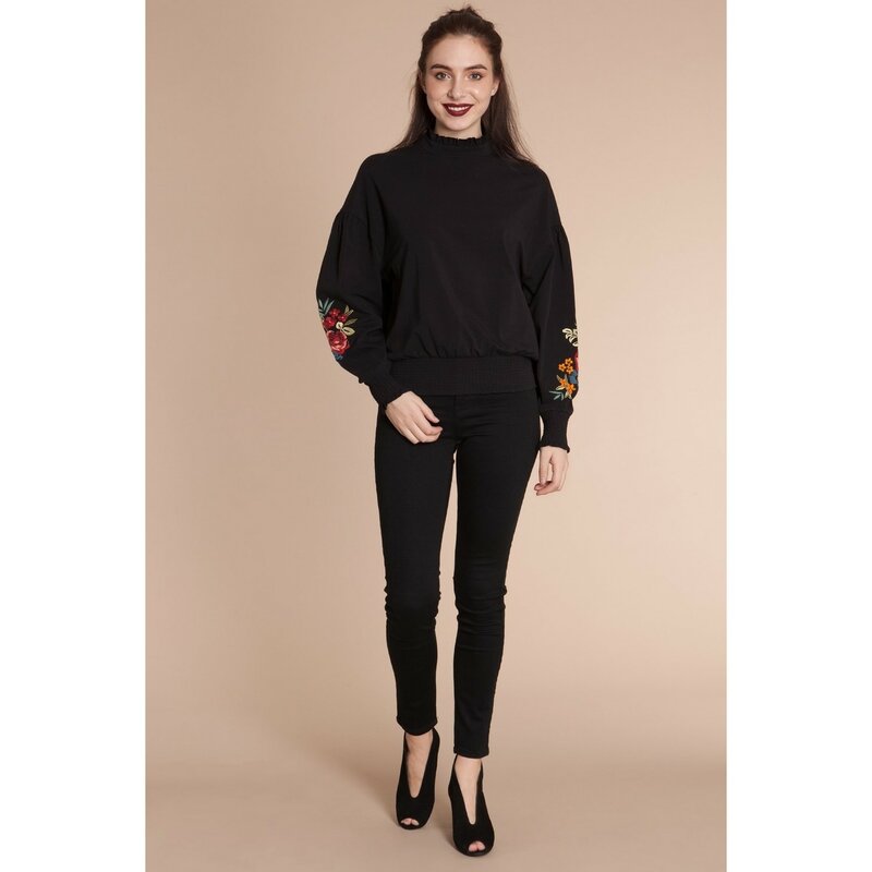 Bexy-805 Pucca-Handles Gipeli Embroidered Black Sweashirt L