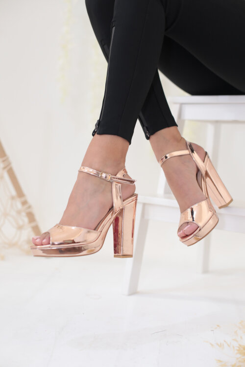Warna Rose Gold Platform Sandal