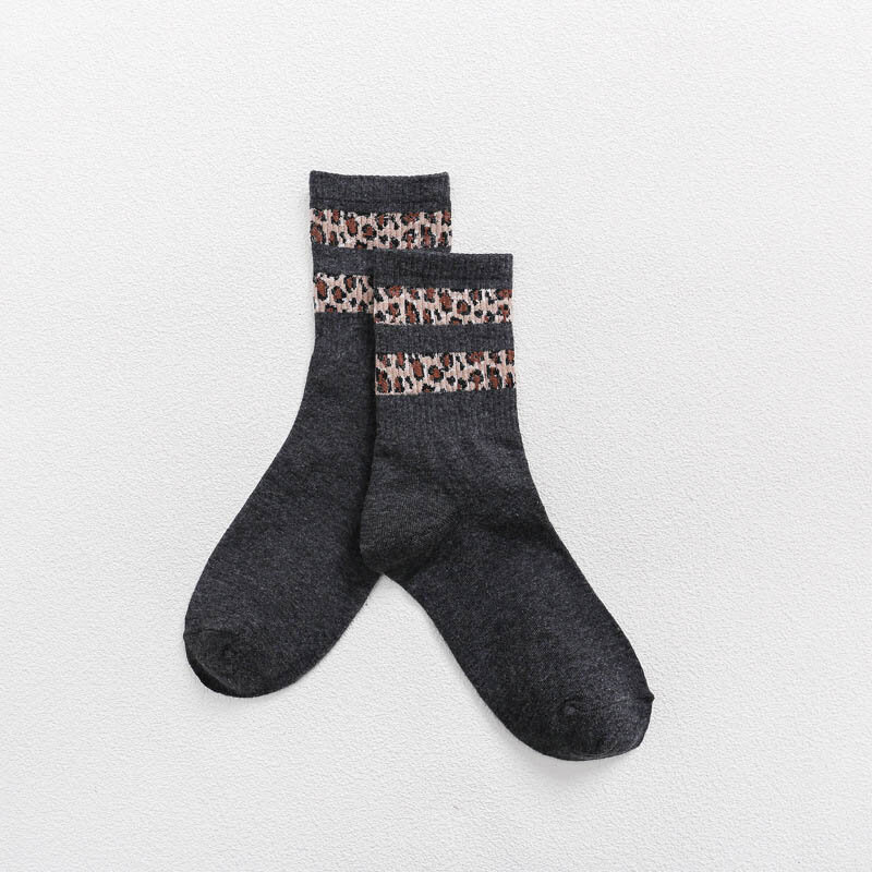 Calcetines de algodón con estampado de leopardo para mujer, medias cálidas de estilo Harajuku, informales y cómodas, a la moda, para invierno