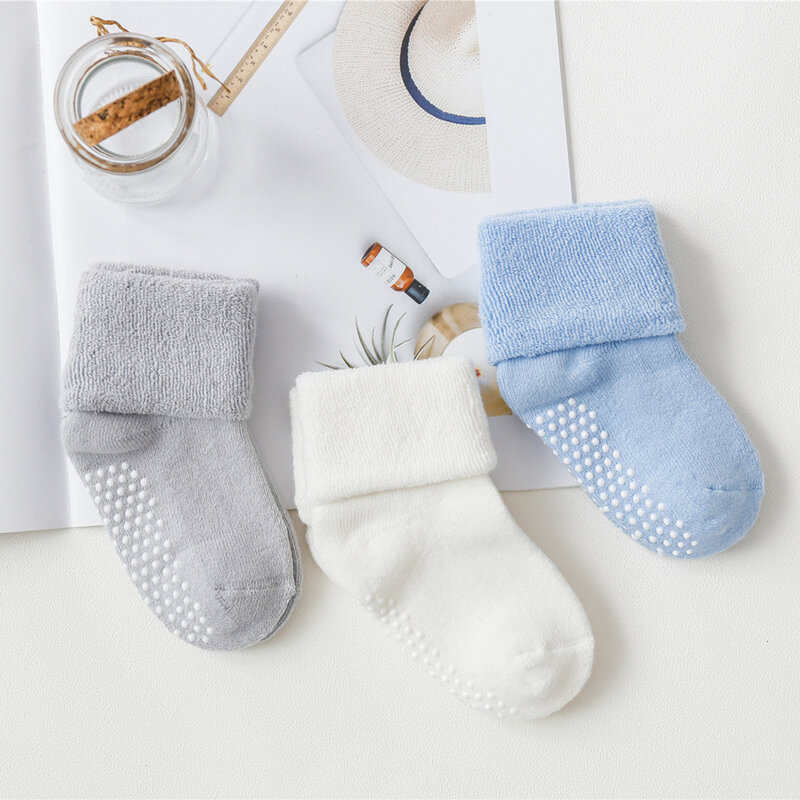 Meias macias antiderrapantes recém-nascidas, meias para bebês e meninos, meias de moda, lindas, novas, 0-3Y