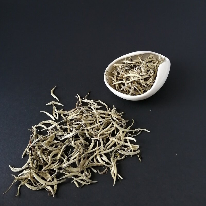 Chá branco "беловорсистые blades" por Bai Jian, 50 gramas