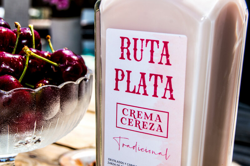 CEREX Pack 8 butelek wiśniowy krem RutaPlata 700 ml kremowy likier wiśniowy smak idealny prezent desery pić zimne koktajle