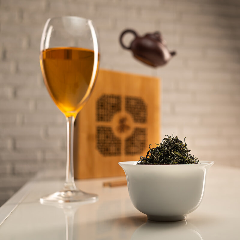 Chá verde "espirais esmeraldas da primavera" dun tin bi lo chun, 50 gramas