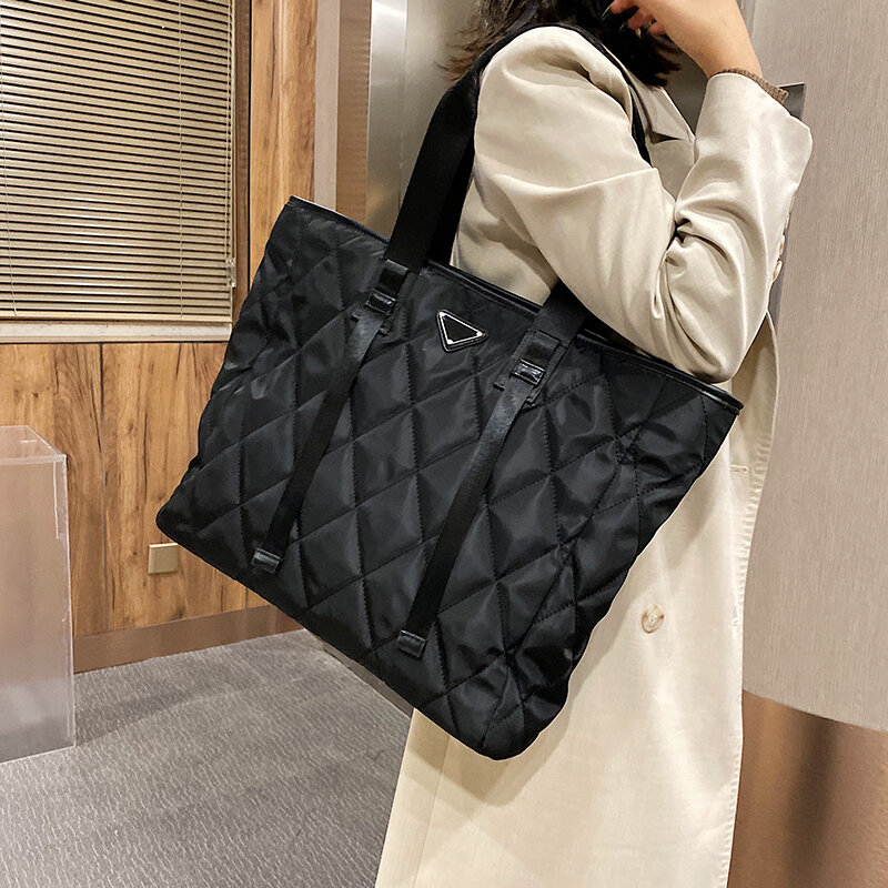 С доставкой 冬の大ショルダーバッグ女性2021人の女性のバッグ提供する上でブランドトレンドビッグ黒トートハンドバッグショッパー財布