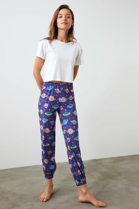 Trendyol Galaxy drukowane spodnie od piżamy THMAW21PJ0020