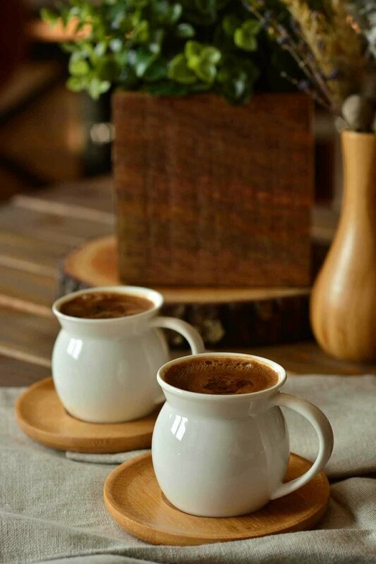 Cangkir Kopi untuk Kafe Set Isi 6 Cangkir Keramik Kecil untuk Kopi dan Espresso Turki dengan Piring Bambu